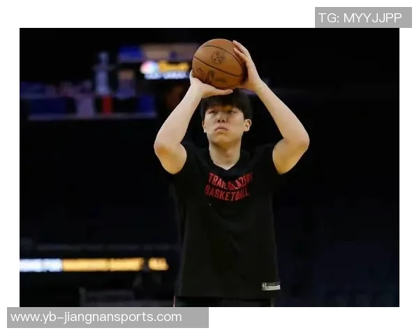 杨瀚森在篮下对抗能力不足前场篮板和挡拆时易遭犯规困扰 杨瀚森在篮下对抗能力不足前场篮板和挡拆时易遭犯规困扰