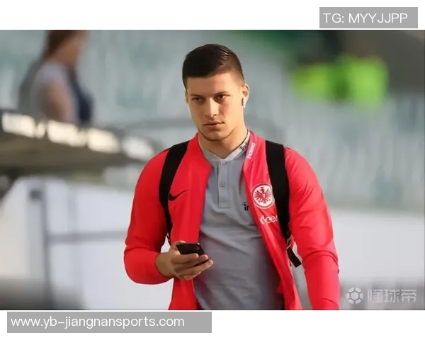 约维奇四年合同总值6240万第一年薪资1620万中间两年略微调整